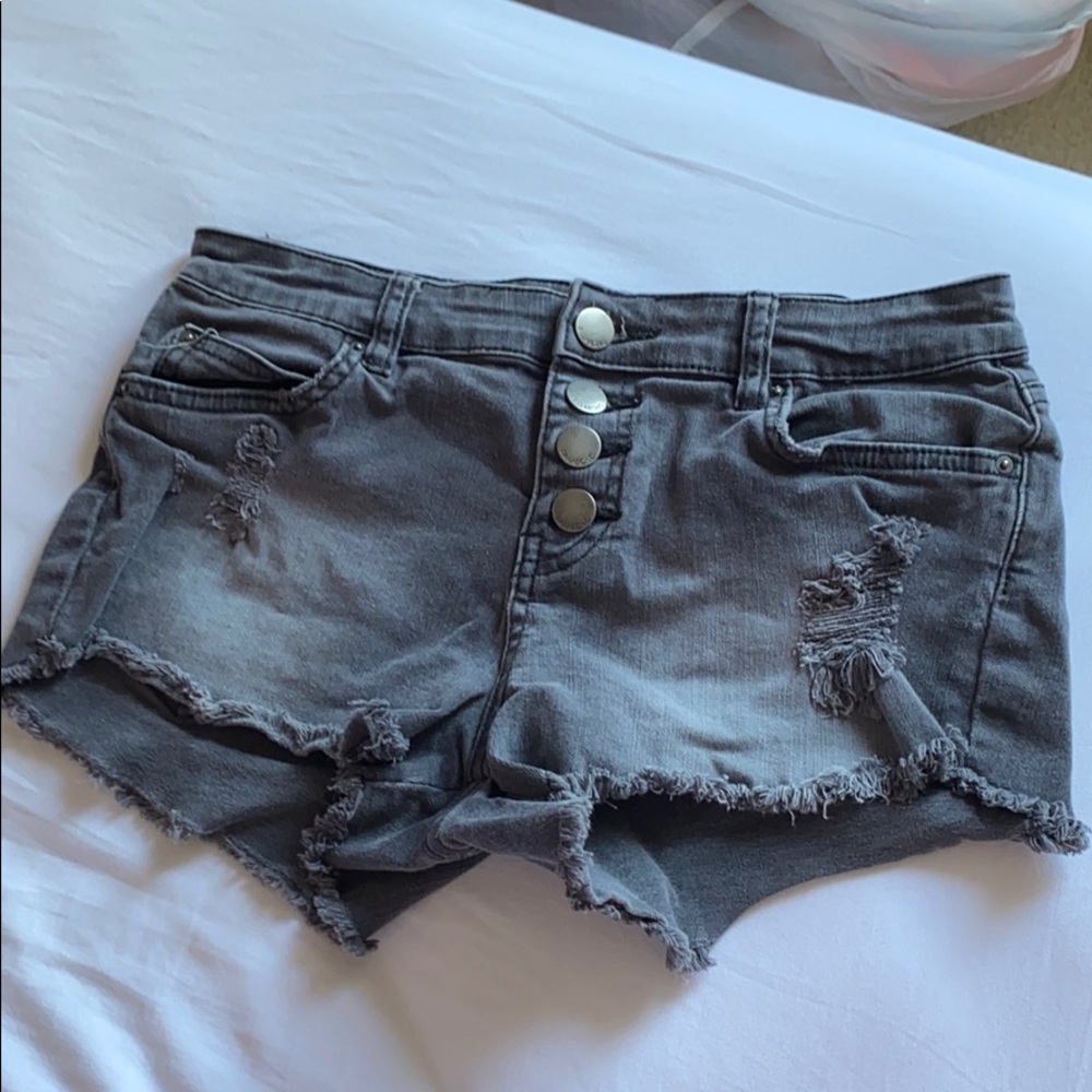 BLILLABONG black jean shorts